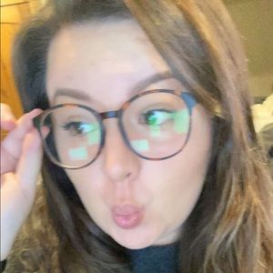 Meet your Posher, Megan